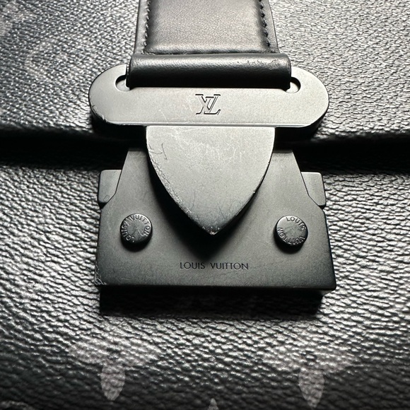 Authentic Louis Vuitton S-Cape Messenger Bag- Posh Authenticated Reseller! - Picture 14 of 16